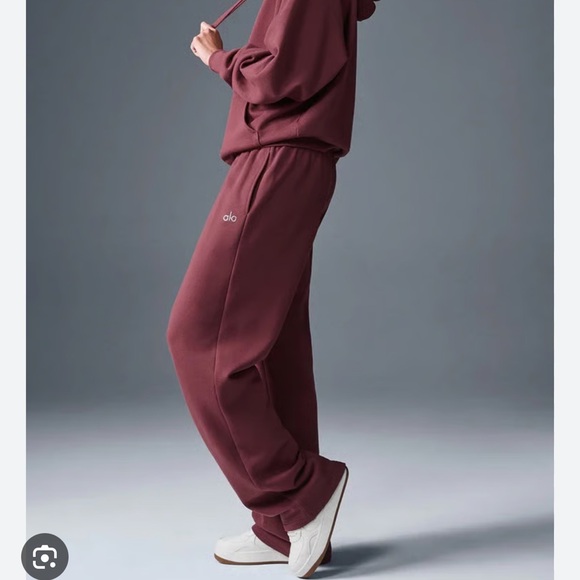 ALO Yoga Pants - Alo Sweatpants accolade sweatpants burgundy truffle
